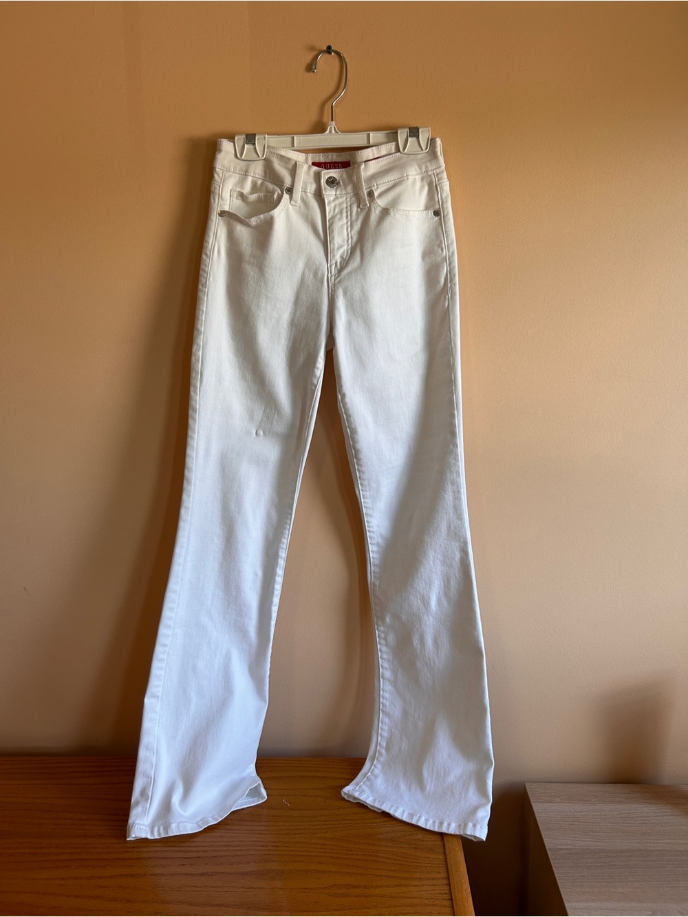 Guess Women’s High-Rise White Jeans - 26